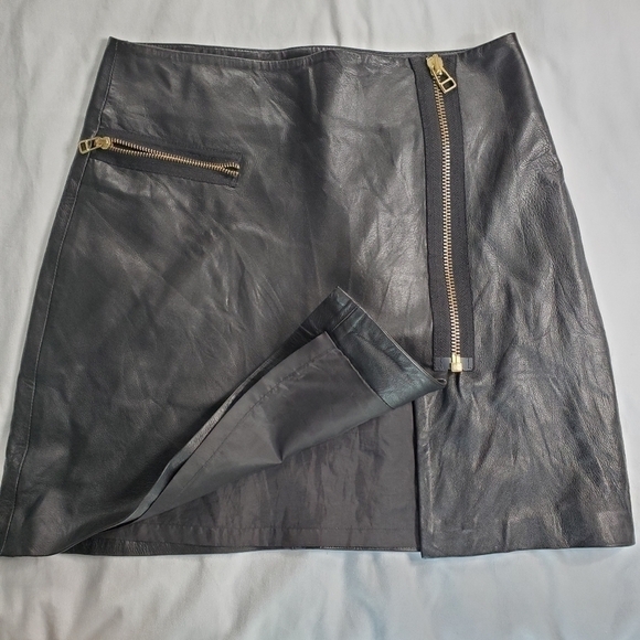 Bod & Christensen Genuine Leather Asymmetrical Zip Mini Black Skirt - Picture 2 of 15